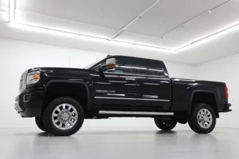 Photos of 2019 GMC Sierra 2500HD Denali for sale in Clinton, MO at Jim Falk Motors