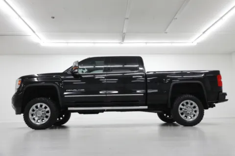 Another view of 2019 GMC Sierra 2500HD Denali for sale in Clinton, MO at Jim Falk Motors