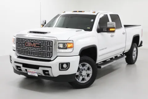 More photos of 2019 GMC Sierra 3500HD Denali at Jim Falk Motors, MO