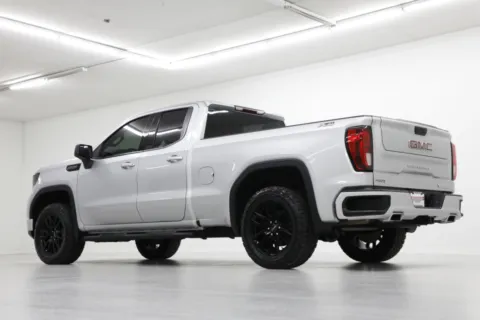 More photos of 2022 GMC Sierra 1500 Elevation at Jim Falk Motors, MO