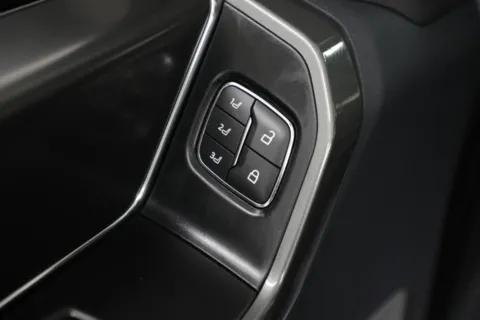 More photos of 2022 Ford F-150 LARIAT at Jim Falk Motors, MO
