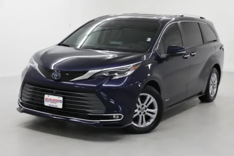 Blue 2021 Toyota Sienna Platinum for sale in Clinton, MO