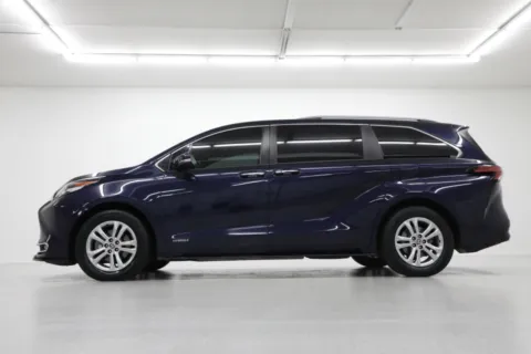 Another view of 2021 Toyota Sienna Platinum for sale in Clinton, MO at Jim Falk Motors