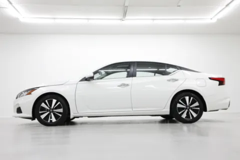 Another view of 2022 Nissan Altima 2.5 SV for sale in Clinton, MO at Jim Falk Motors