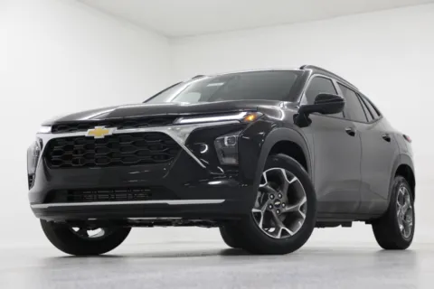 Black 2026 Chevrolet Trax LT for sale in Clinton, MO