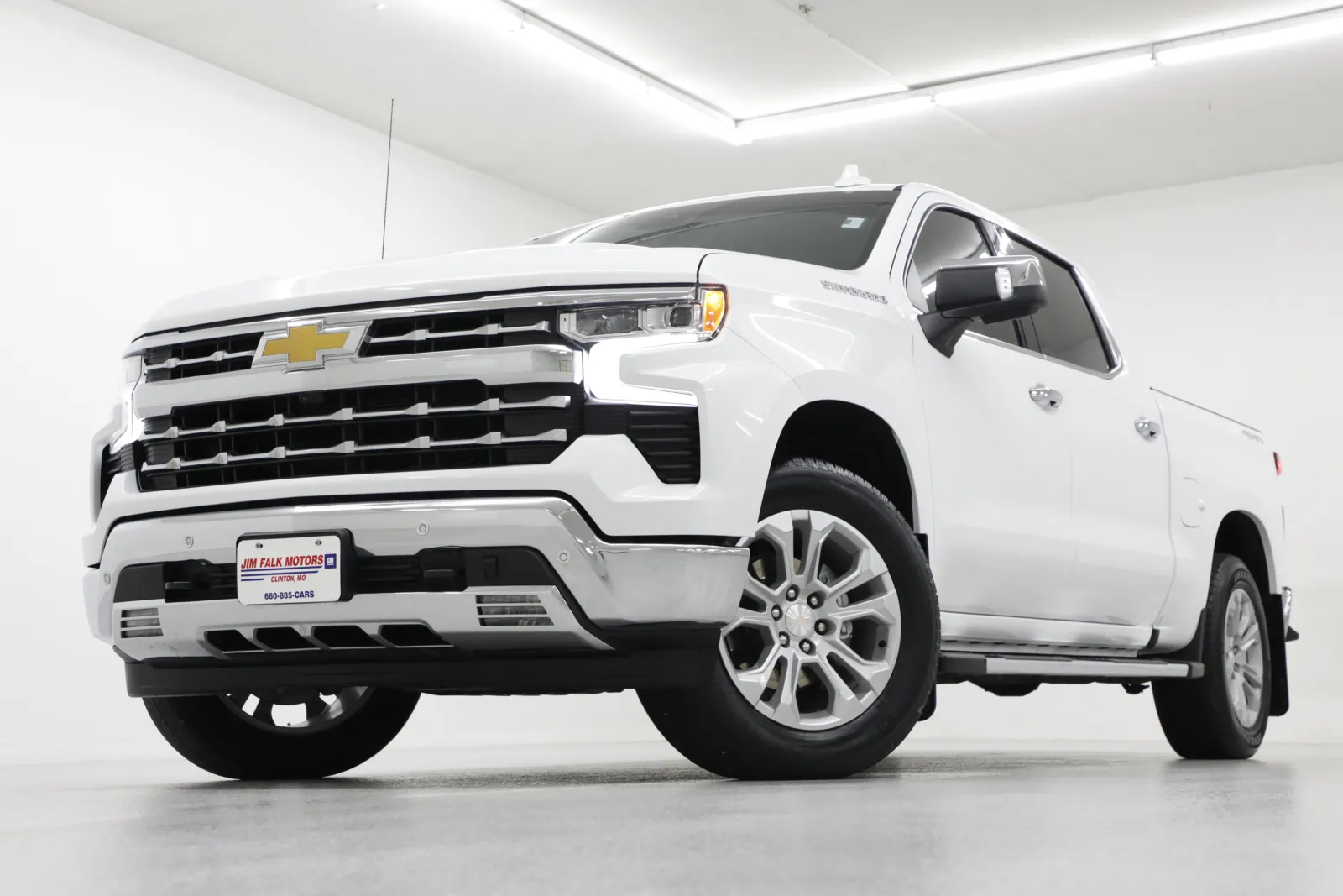 White 2022 Chevrolet Silverado 1500 LTZ for sale in Clinton, MO