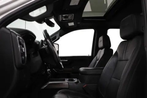 More photos of 2020 Chevrolet Silverado 2500HD High Country at Jim Falk Motors, MO