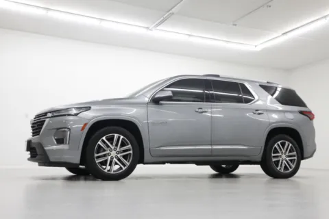 Photos of 2023 Chevrolet Traverse High Country for sale in Clinton, MO at Jim Falk Motors