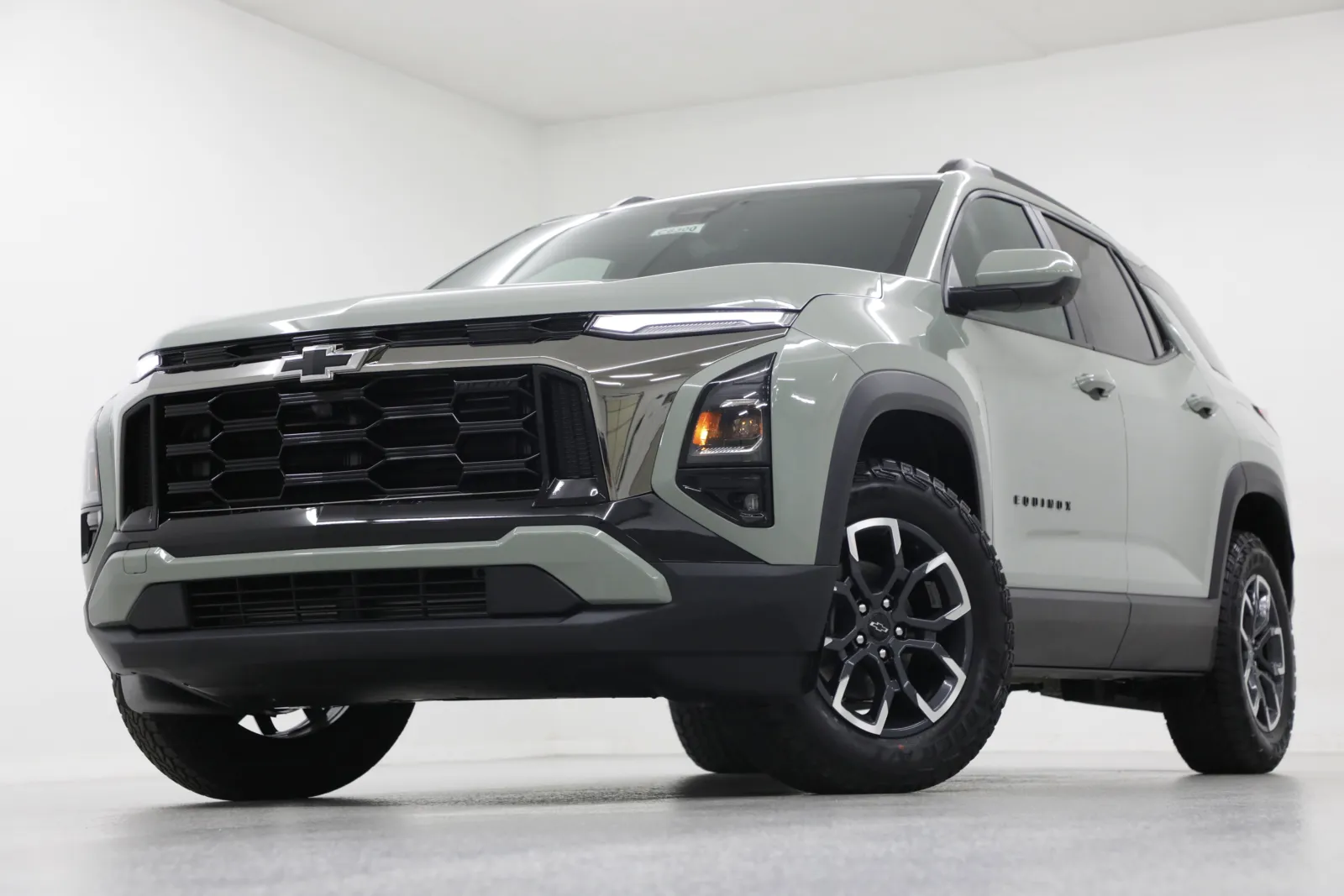 Green 2026 Chevrolet Equinox AWD ACTIV for sale in Clinton, MO