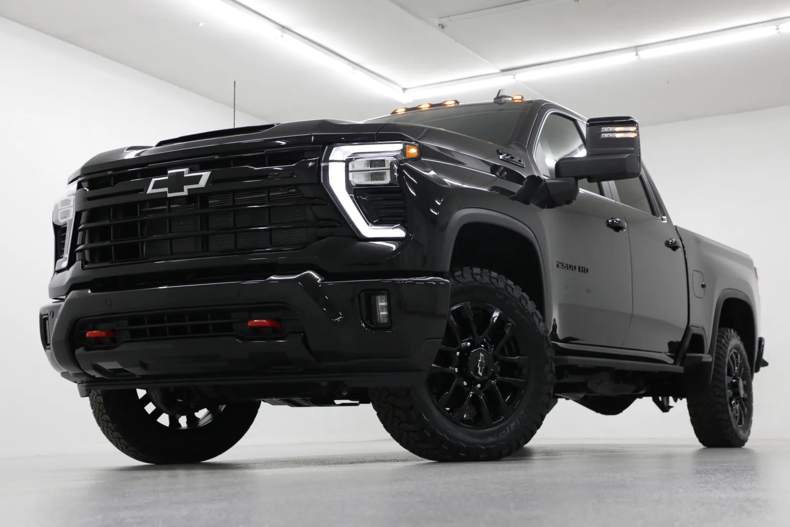 Black 2026 Chevrolet Silverado 2500HD LT for sale in Clinton, MO