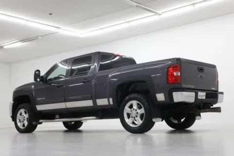 More photos of 2011 Chevrolet Silverado 3500HD SRW LT at Jim Falk Motors, MO