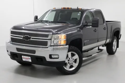More photos of 2011 Chevrolet Silverado 3500HD SRW LT at Jim Falk Motors, MO