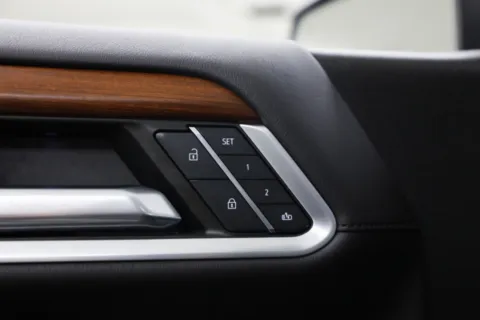 More photos of 2022 GMC Sierra 1500 Denali at Jim Falk Motors, MO