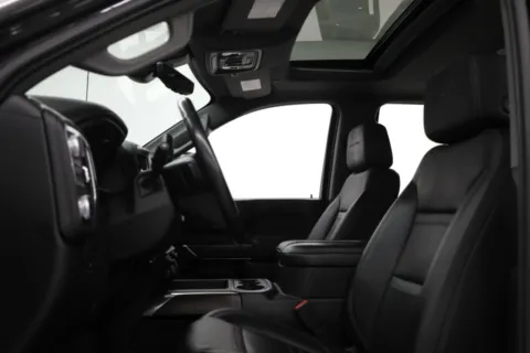 More photos of 2020 GMC Sierra 2500HD Denali at Jim Falk Motors, MO