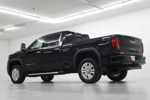More photos of 2020 GMC Sierra 2500HD Denali at Jim Falk Motors, MO