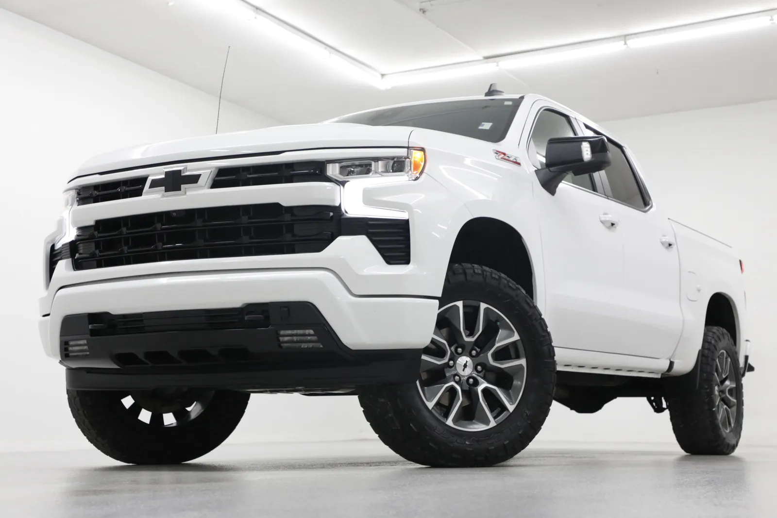 White 2022 Chevrolet Silverado 1500 RST for sale in Clinton, MO