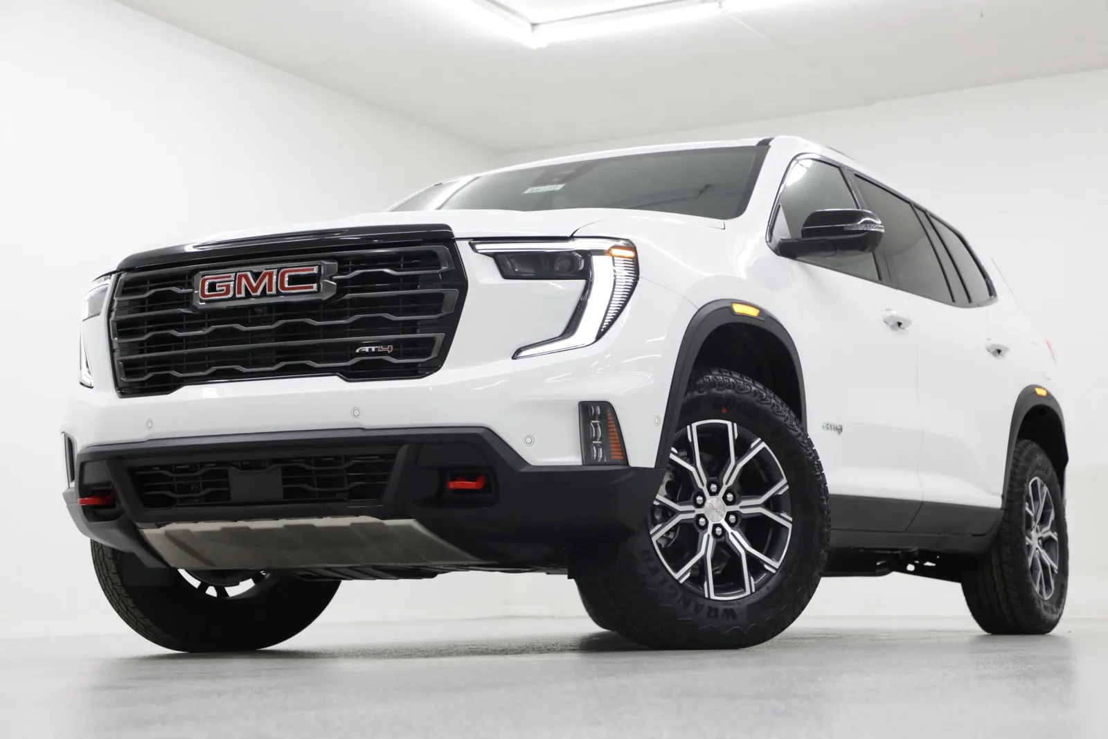 White 2026 GMC Acadia AWD AT4 for sale in Clinton, MO