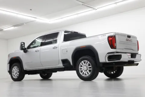 More photos of 2020 GMC Sierra 2500HD SLT at Jim Falk Motors, MO
