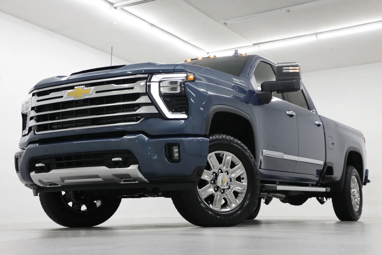 2026 Chevrolet Silverado 3500HD High Country's photo