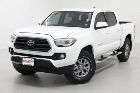 More photos of 2017 Toyota Tacoma SR5 at Jim Falk Motors, MO