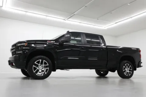 Photos of 2020 Chevrolet Silverado 1500 LT Trail Boss for sale in Clinton, MO at Jim Falk Motors