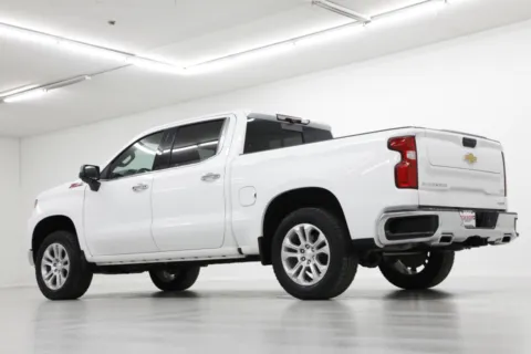 More photos of 2022 Chevrolet Silverado 1500 LTZ at Jim Falk Motors, MO