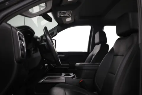 More photos of 2022 Chevrolet Silverado 3500HD LTZ at Jim Falk Motors, MO