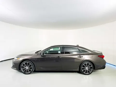 More photos of 2019 Toyota Avalon XSE at Unicars Honda, CA