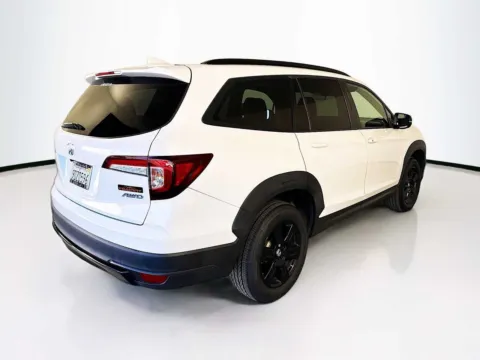 More photos of 2022 Honda Pilot TrailSport at Unicars Honda, CA
