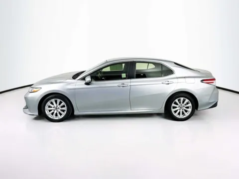 More photos of 2018 Toyota Camry LE at Unicars Honda, CA