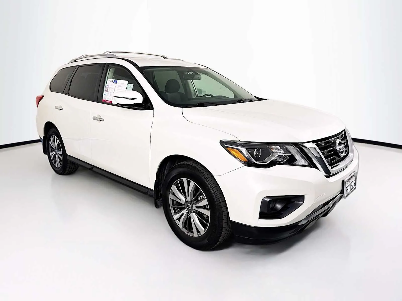 Used 2019 Nissan Pathfinder SV with VIN 5N1DR2MN8KC638390 for sale in Indio, CA