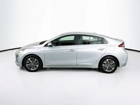 More photos of 2022 Hyundai Ioniq Plug-In Hybrid SEL at Unicars Honda, CA