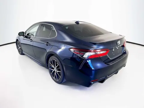 More photos of 2021 Toyota Camry SE at Unicars Honda, CA