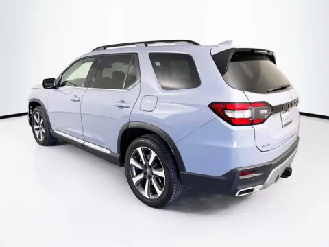 More photos of 2025 Honda Pilot Touring at Unicars Honda, CA