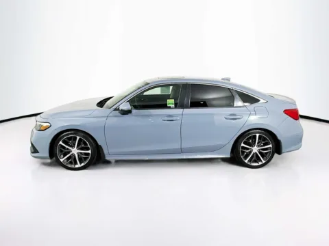 More photos of 2022 Honda Civic Touring at Unicars Honda, CA