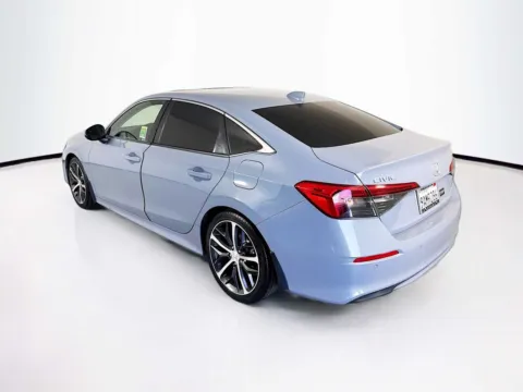 More photos of 2022 Honda Civic Touring at Unicars Honda, CA