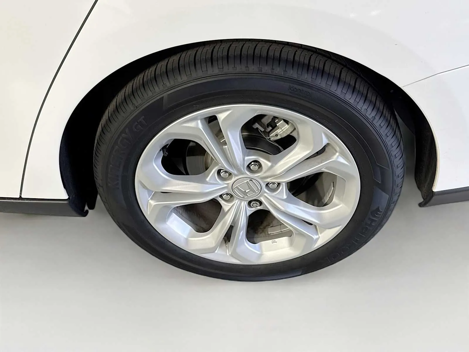 Honda Accord photo 29