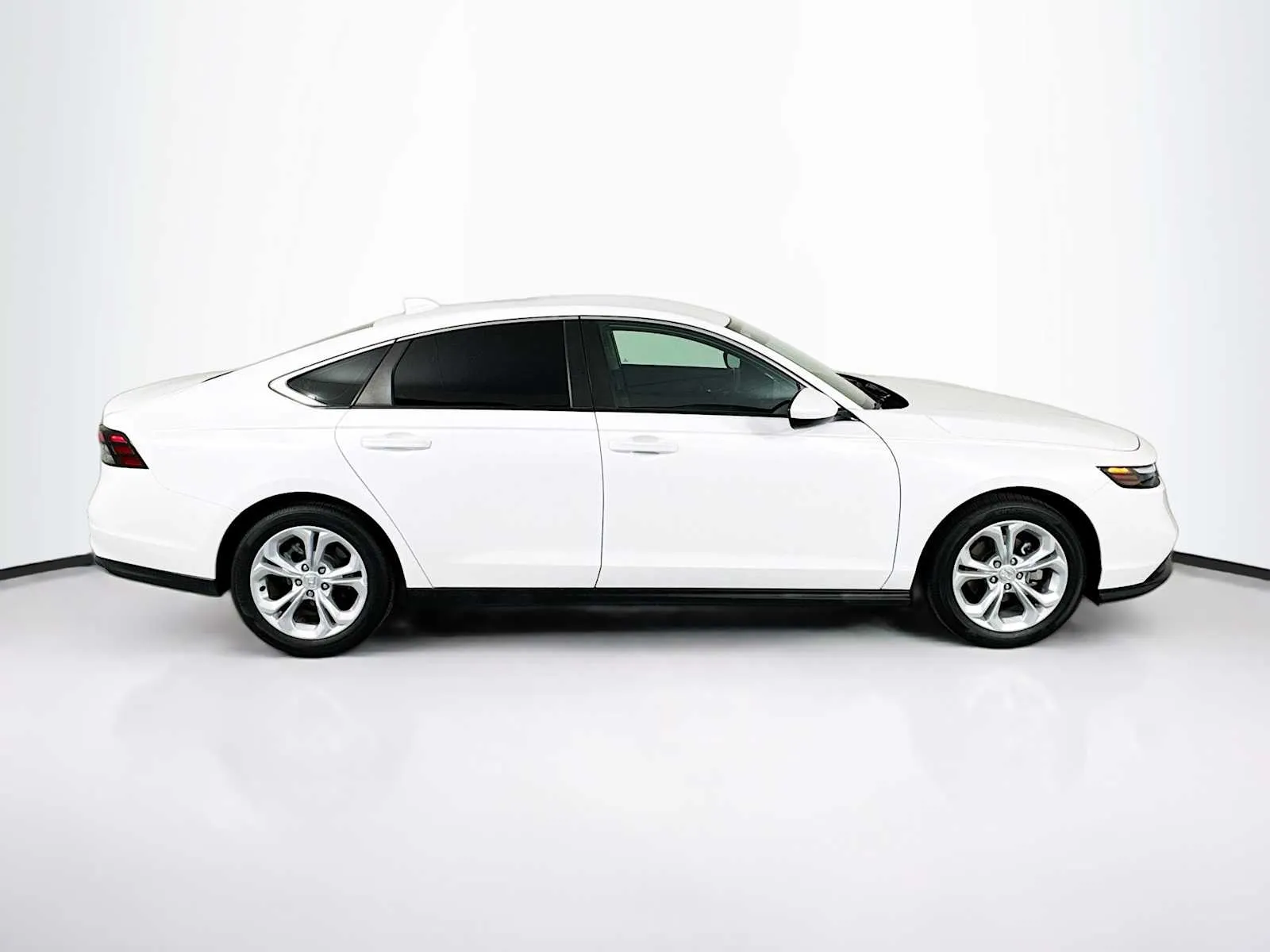 Honda Accord photo 8