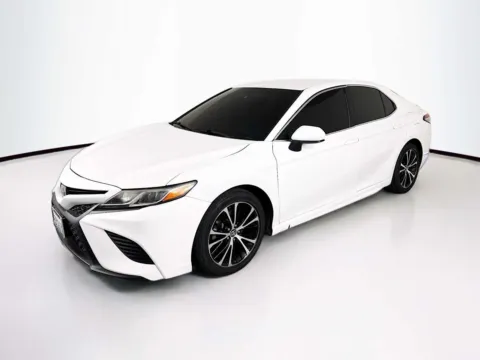 Another view of 2018 Toyota Camry SE for sale in Indio, CA at Unicars Honda