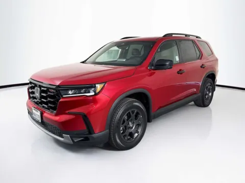 More photos of 2025 Honda Pilot TrailSport at Unicars Honda, CA
