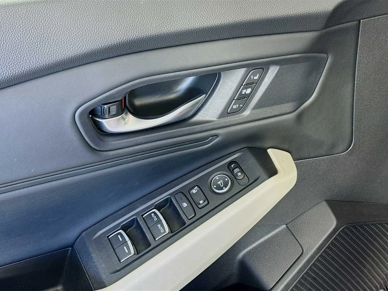 Honda Accord photo 13