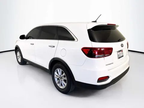 More photos of 2019 Kia Sorento L at Unicars Honda, CA