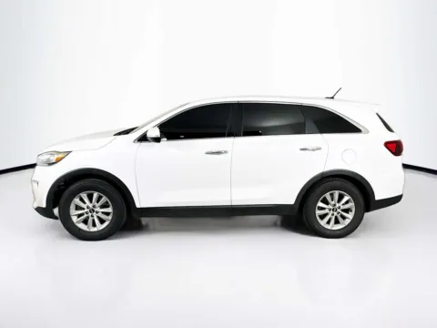 More photos of 2019 Kia Sorento L at Unicars Honda, CA