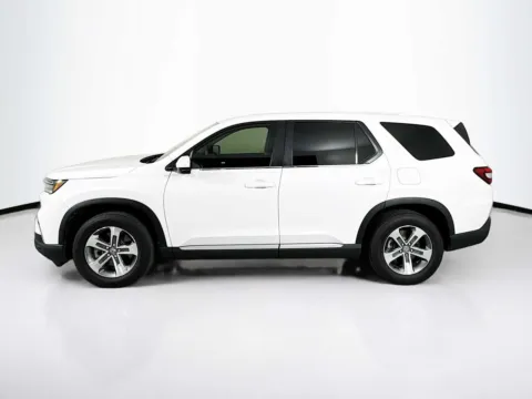 More photos of 2025 Honda Pilot EX-L at Unicars Honda, CA