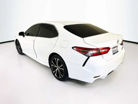 More photos of 2018 Toyota Camry SE at Unicars Honda, CA