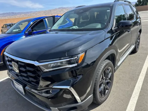 More photos of 2025 Honda Pilot Touring+ at Unicars Honda, CA