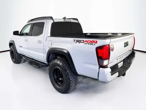 More photos of 2019 Toyota Tacoma TRD Sport at Unicars Honda, CA