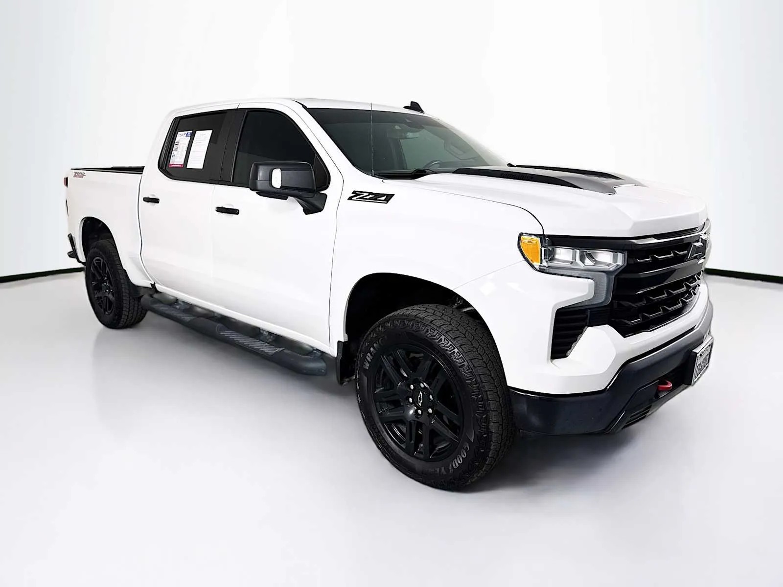 White 2023 Chevrolet Silverado 1500 LT Trail Boss for sale in Indio, CA