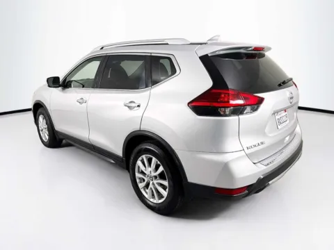 More photos of 2017 Nissan Rogue SV at Unicars Honda, CA