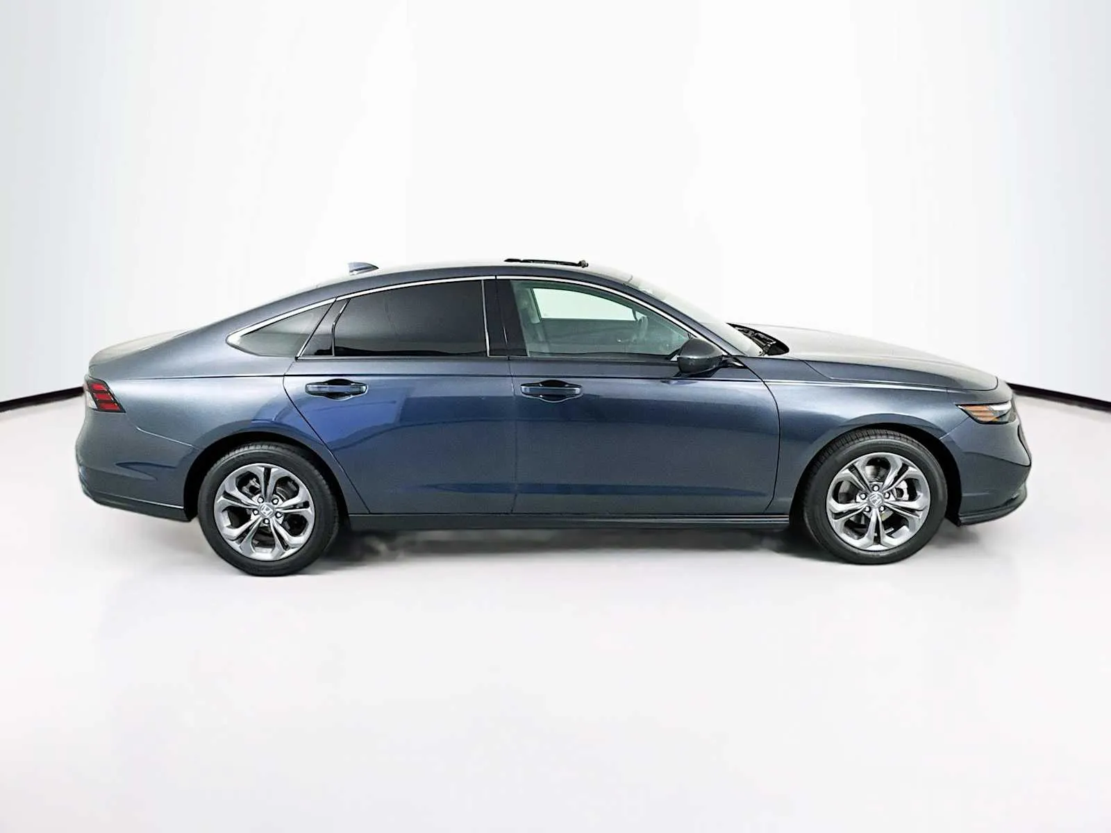 Honda Accord photo 8